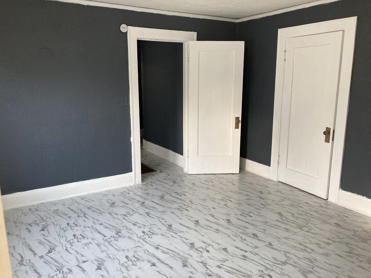 501 W Columbia Ter #2 - Photo 4 of 16