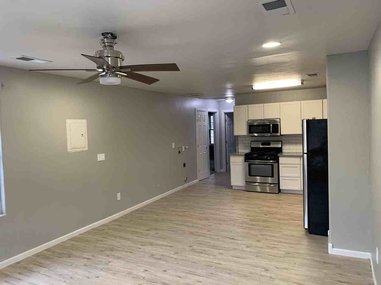 508 Coal Ave Se - Photo 3 of 14