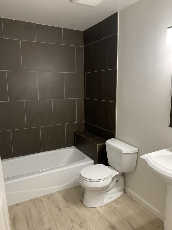 508 Coal Ave Se - Photo 6 of 14