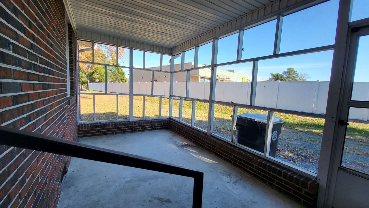 414 West Third Street - Photo 3 of 12