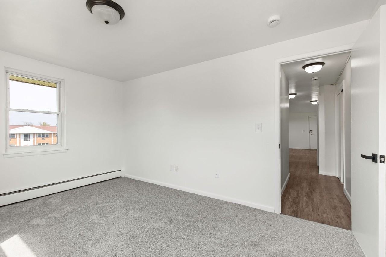 Swiss Village Apartments - Photo 4 of 24