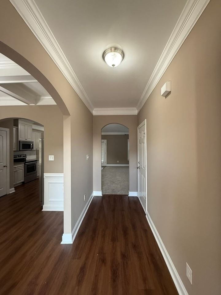 255 Tulip Dr - Photo 6 of 44