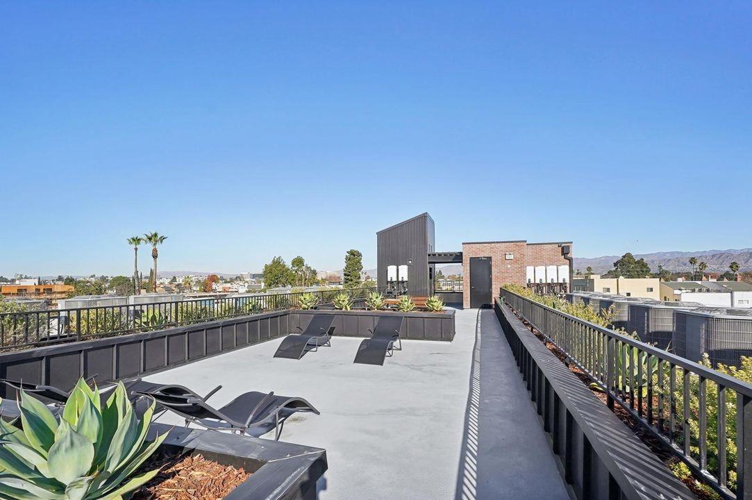 10806 Blix Street #402 - Photo 7 of 15