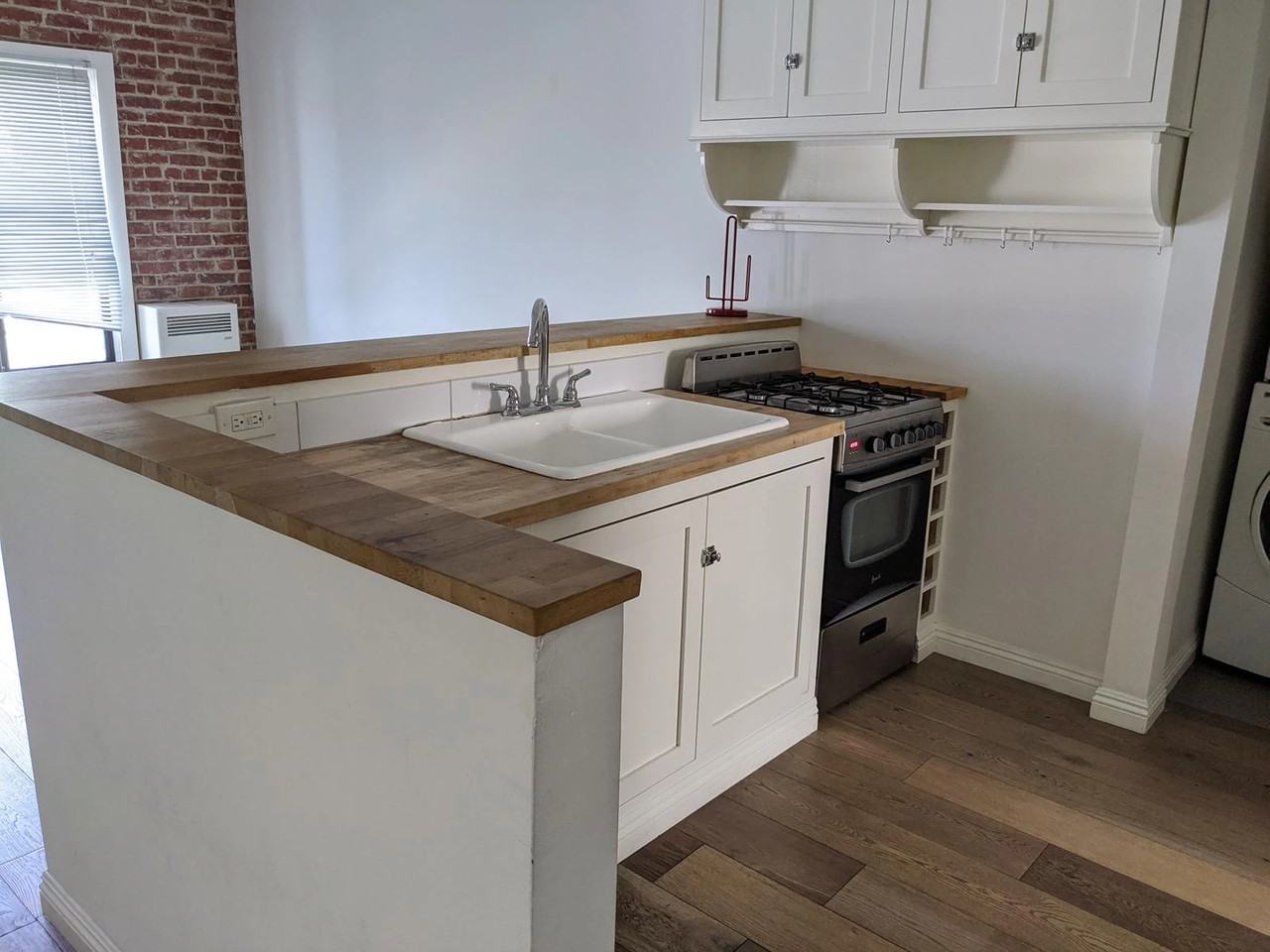 1104 Stone Street #1104 - Photo 3 of 12