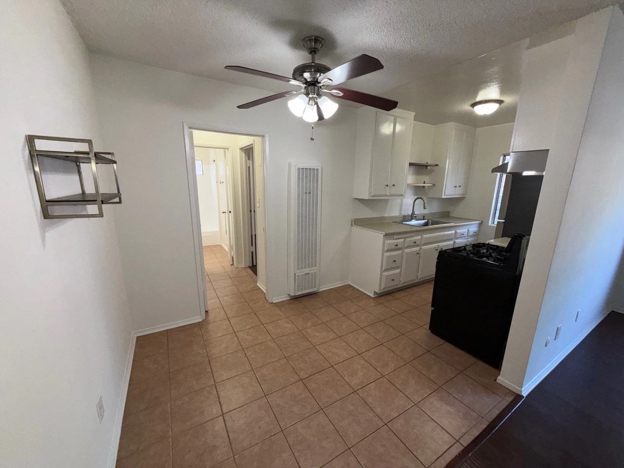 1114 West 18th Street #1 - Photo 5 of 10