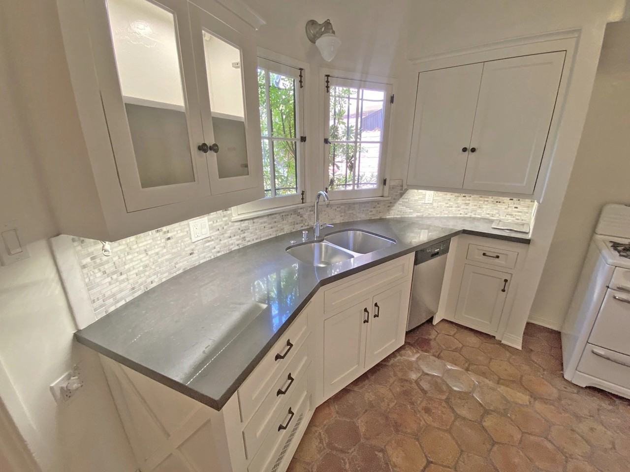 1150 North Curson Avenue #1 - Photo 7 of 13