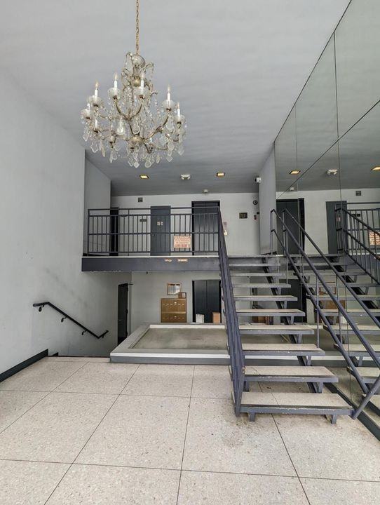 118 South Wetherly Drive #101 - Photo 4 of 12