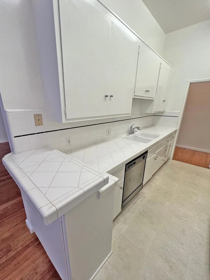 11936 Darlington Avenue #101 - Photo 7 of 12