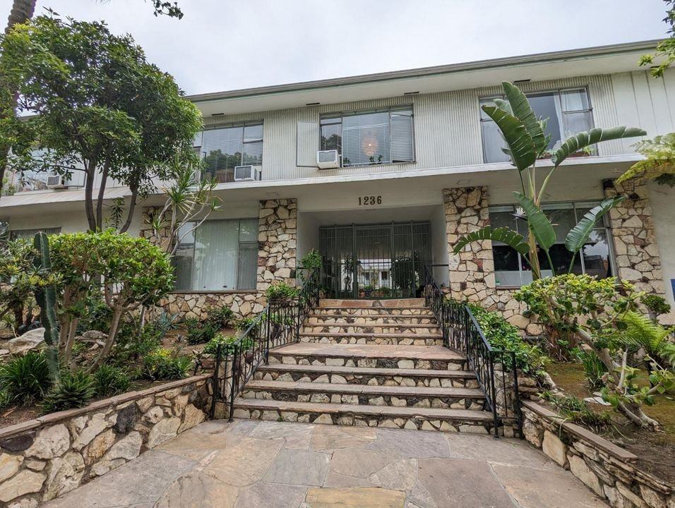 1236 North Sweetzer Avenue #18 - Photo 5 of 15