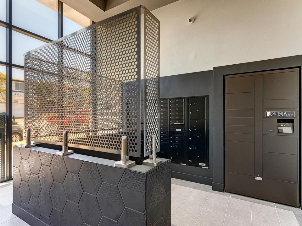 1330 Federal Avenue #302 - Photo 7 of 24