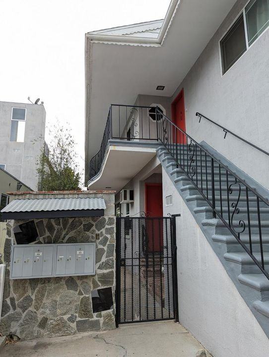 1509 South Orange Grove Avenue #1 - Photo 3 of 12