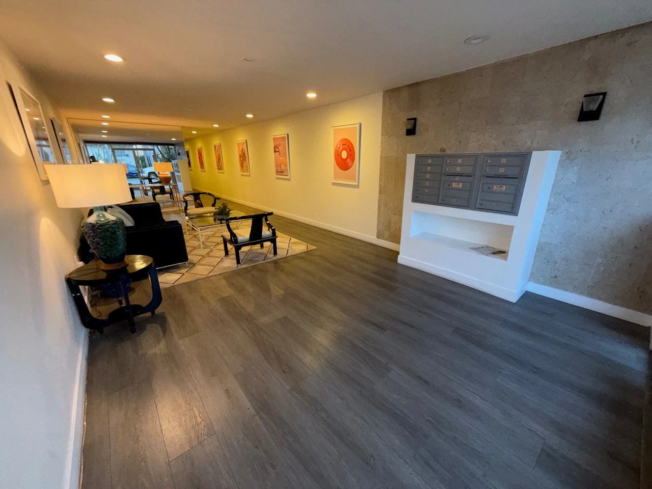 1541 North Hayworth Avenue #102 - Photo 6 of 28