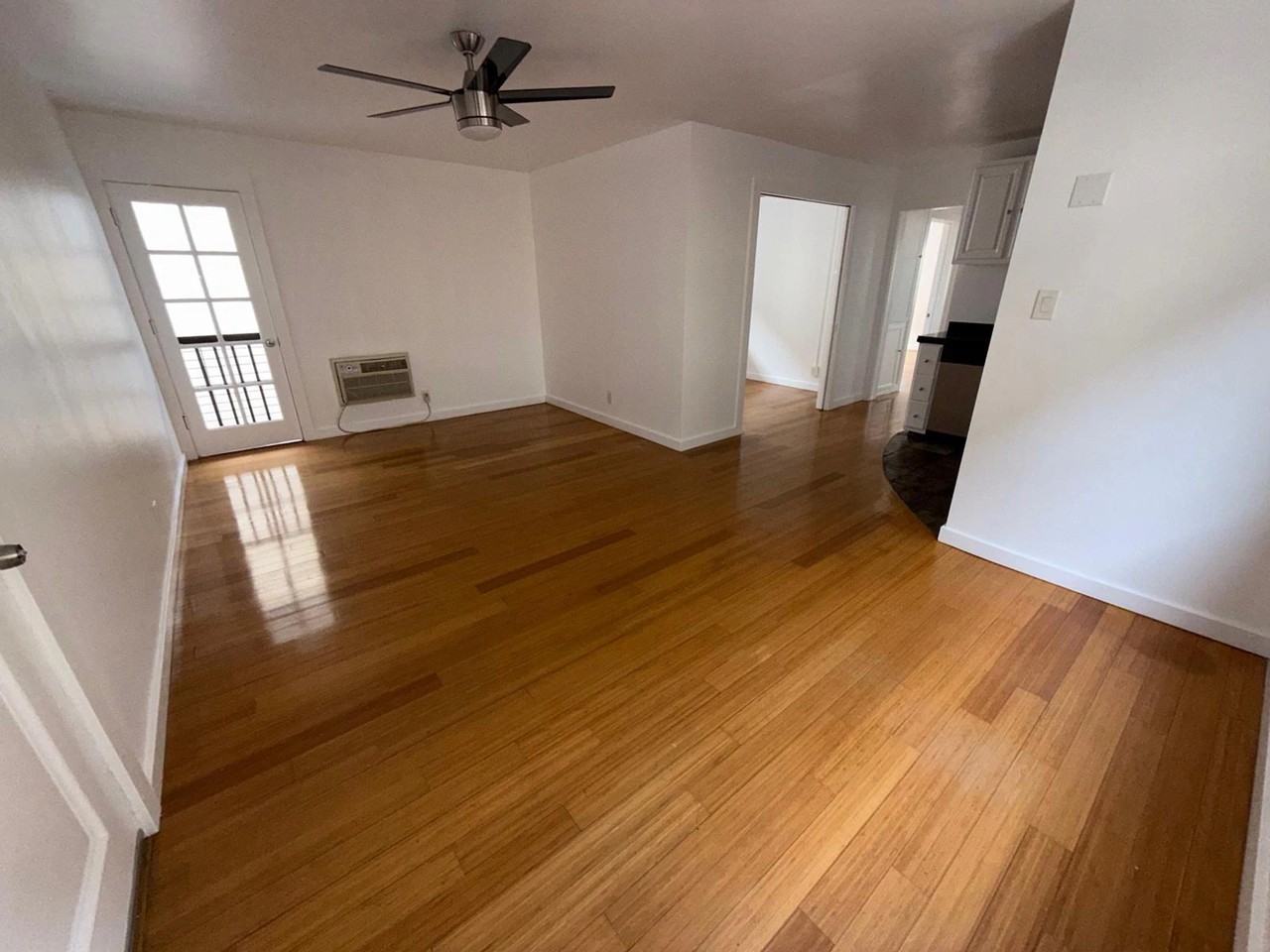 1915 Grace Avenue #8 - Photo 7 of 12