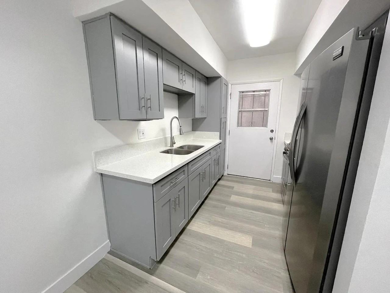 1974 South Garth Avenue #3 - Photo 4 of 18