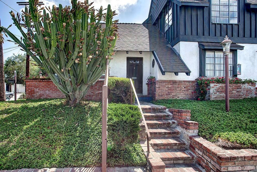 2564 West 5th Street #2564 - Photo 2 of 11