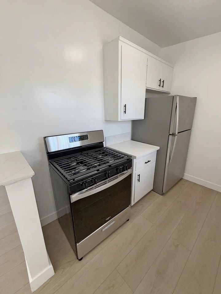 3630 Westwood Boulevard #10 - Photo 7 of 10