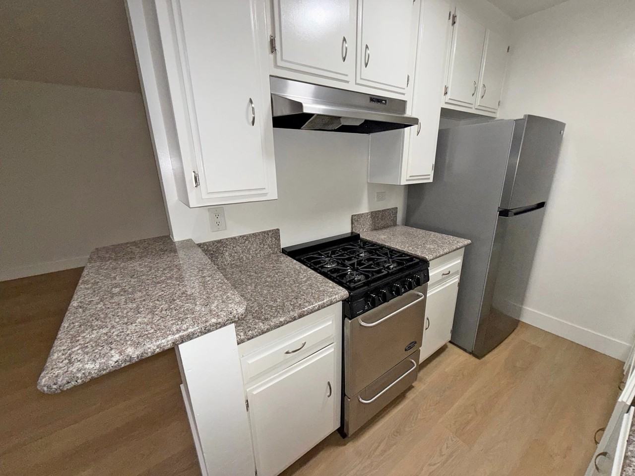 10776 Rose Avenue #17 - Photo 7 of 11