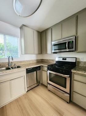 1541 South Bundy Drive #106 - Photo 7 of 12