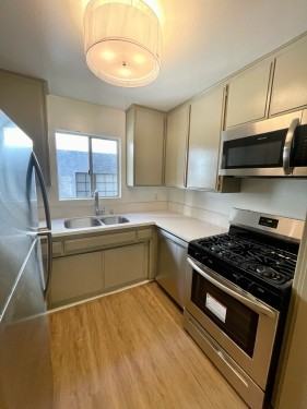 3626 Clarington Avenue #103 - Photo 4 of 11