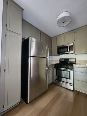 1444 South Saltair Avenue #201 - Photo 5 of 18