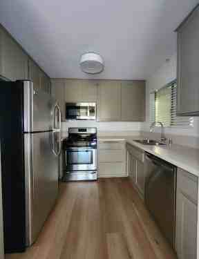 1444 South Saltair Avenue #201 - Photo 7 of 18