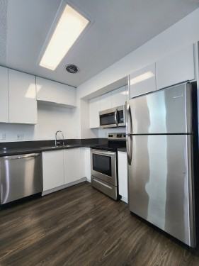 831 2nd Street #8 - Photo 7 of 20