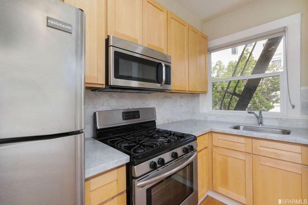 565 Ellis Street #10 - Photo 7 of 15