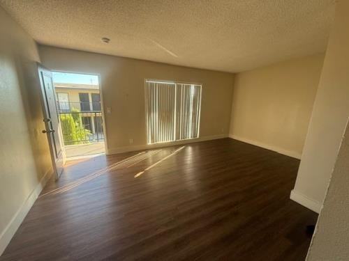 1114 South Pacific Avenue #1X1 - Photo 6 of 11