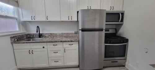 1750 East 1st Street #X1 - Photo 2 of 3