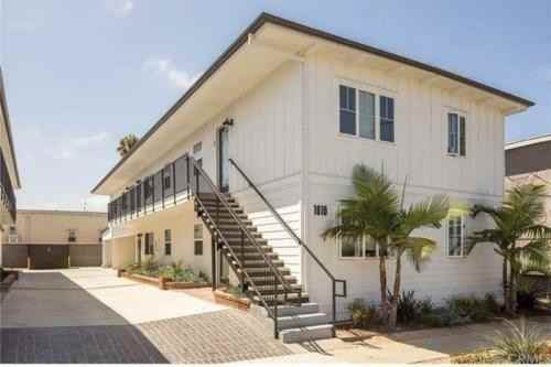 1810 12th Street #2X1 - Photo 3 of 12