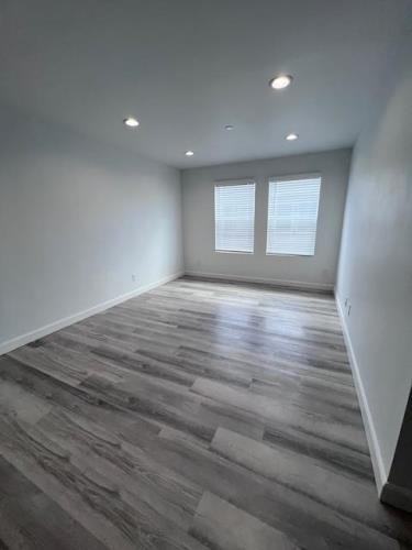 8730 South Figueroa Street #3X2 - Photo 7 of 10