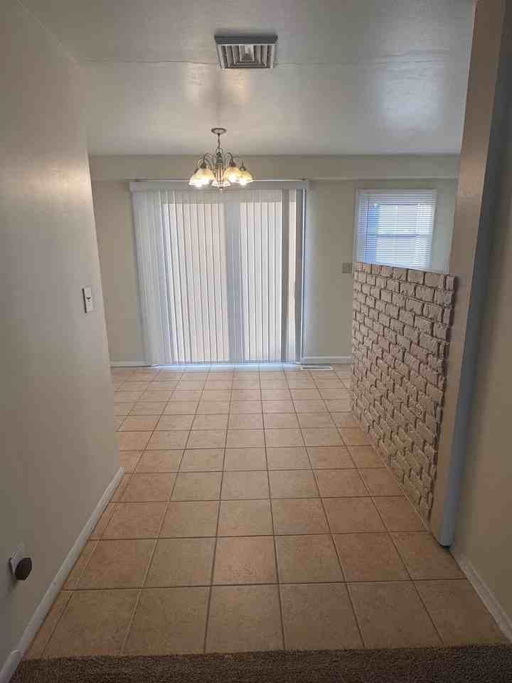 3504 Oakview Drive - Photo 6 of 16