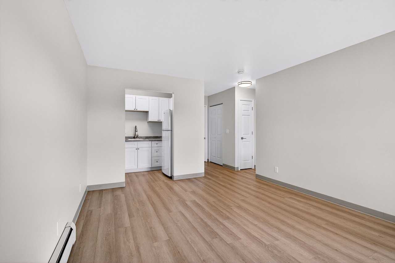 96 East Apartments - Photo 3 of 15