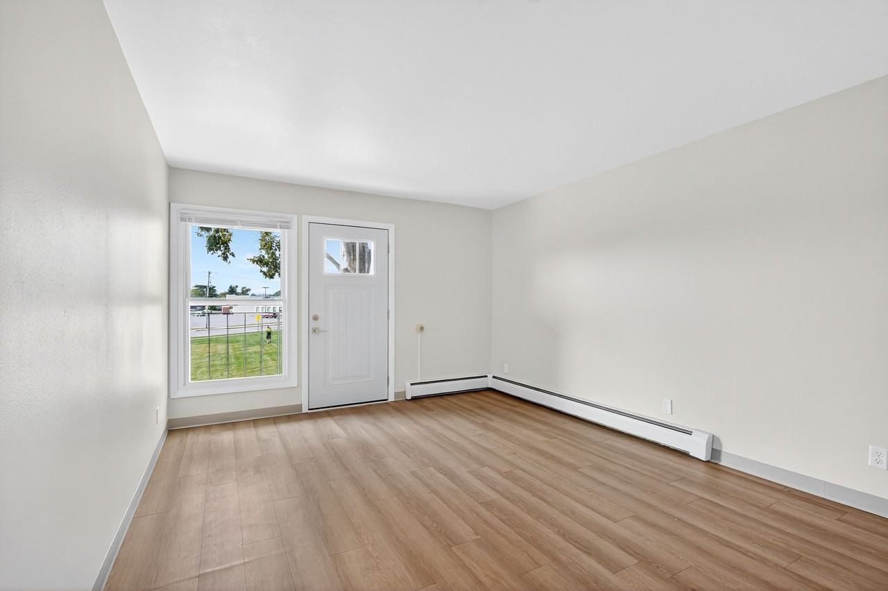 96 East Apartments - Photo 4 of 15