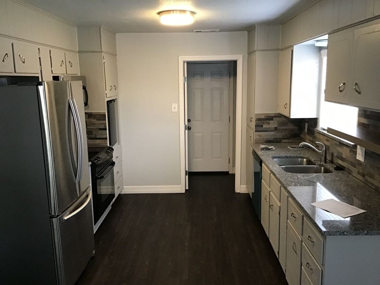 1901 Hooper St - Photo 2 of 7