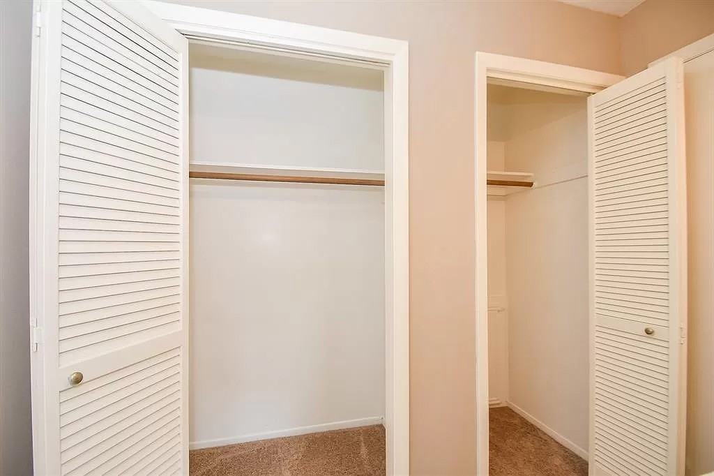 10807 Sugar Hill Dr #NA - Photo 5 of 32