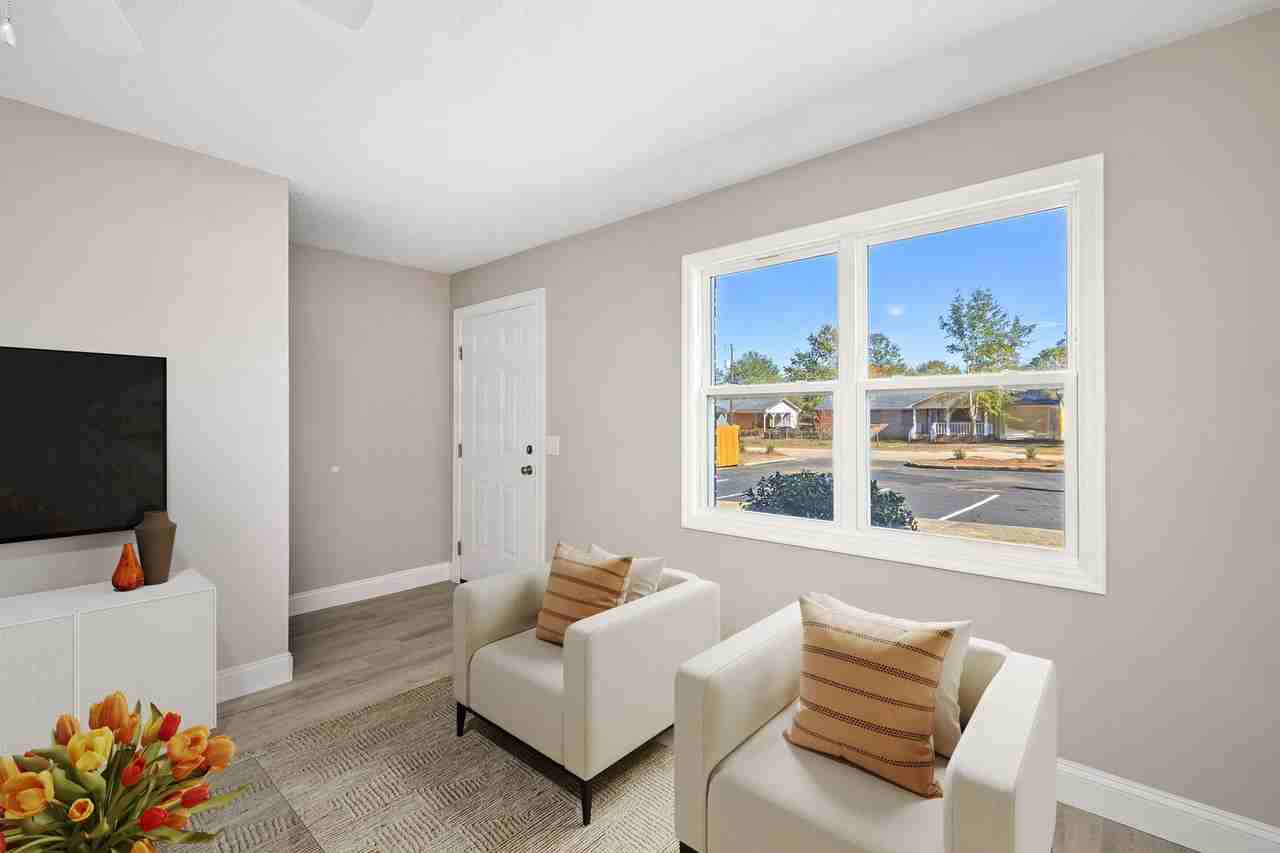 978 Houck Street - Photo 2 of 21