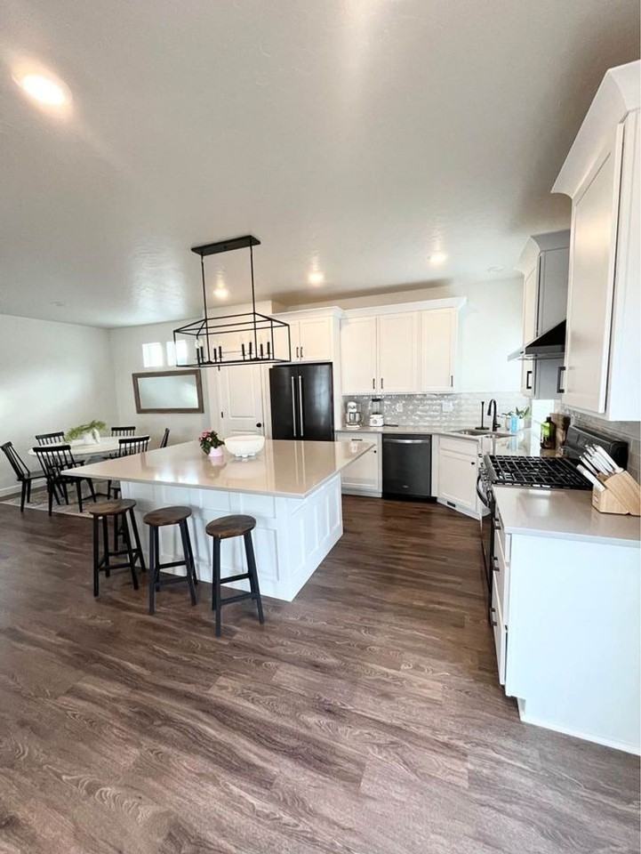 139 East Polaris Drive - Photo 4 of 25