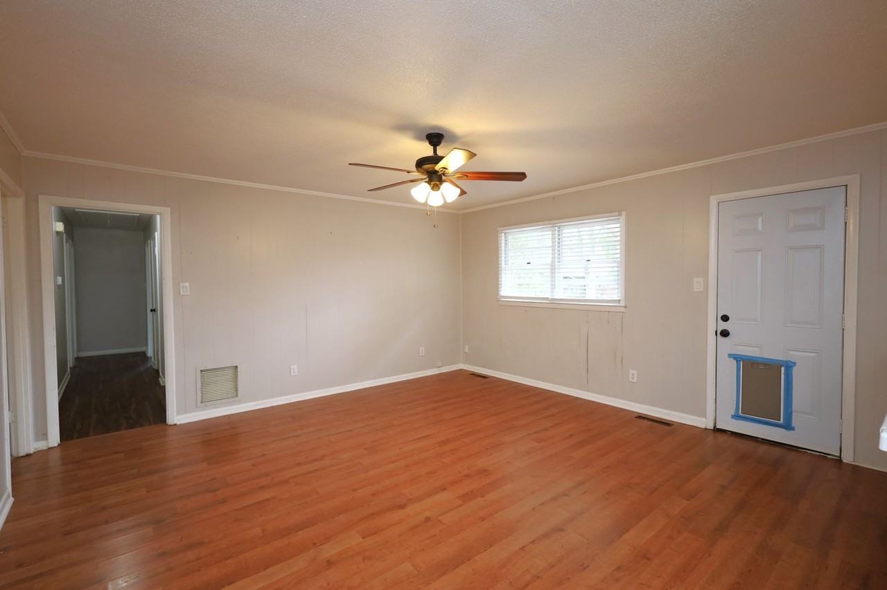 1104 Kimberly Drive - Photo 4 of 15