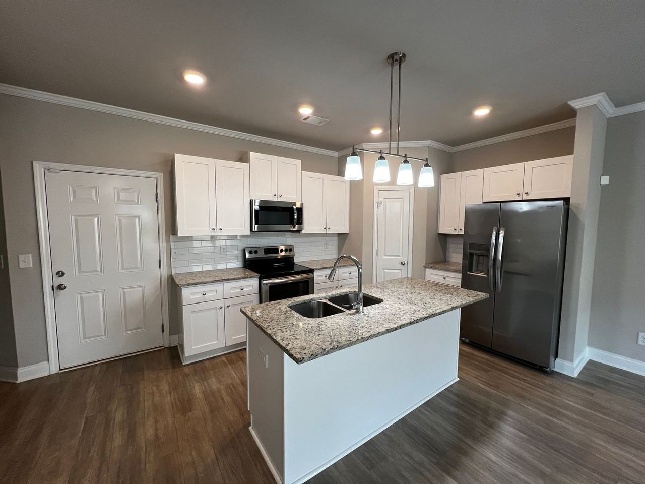 34 Dewey Rd - Photo 3 of 9