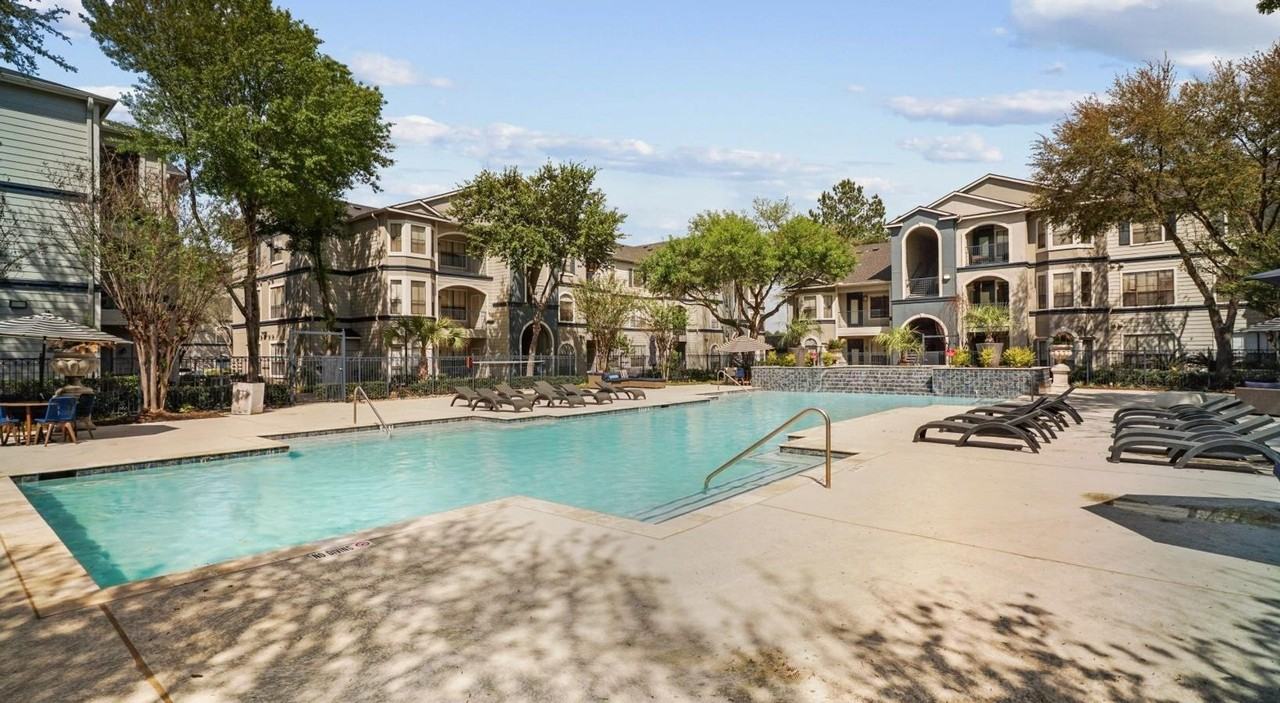 Paramount at Kingwood - Photo 2 of 24