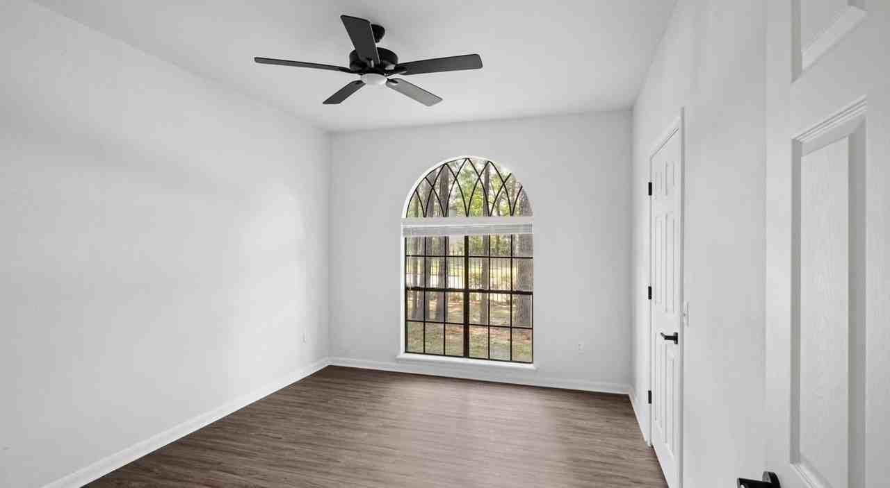 Paramount at Kingwood - Photo 3 of 24