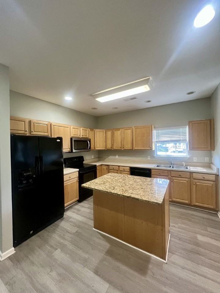 9511 Weidner Lane - Photo 3 of 10