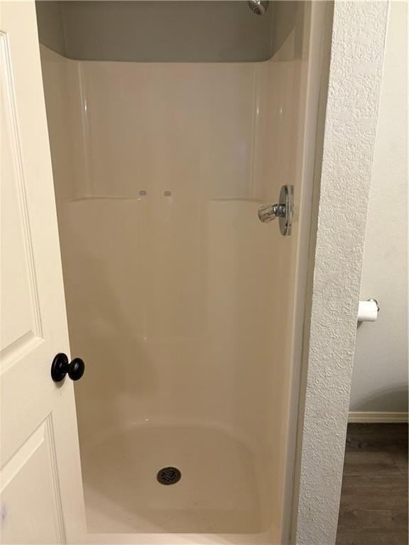 944 N Storer Ave #4 - Photo 3 of 7