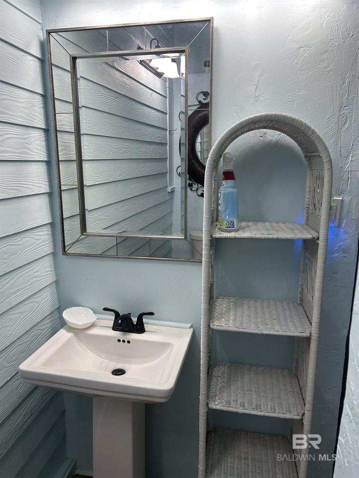 22985 High Ridge Rd - Photo 5 of 6