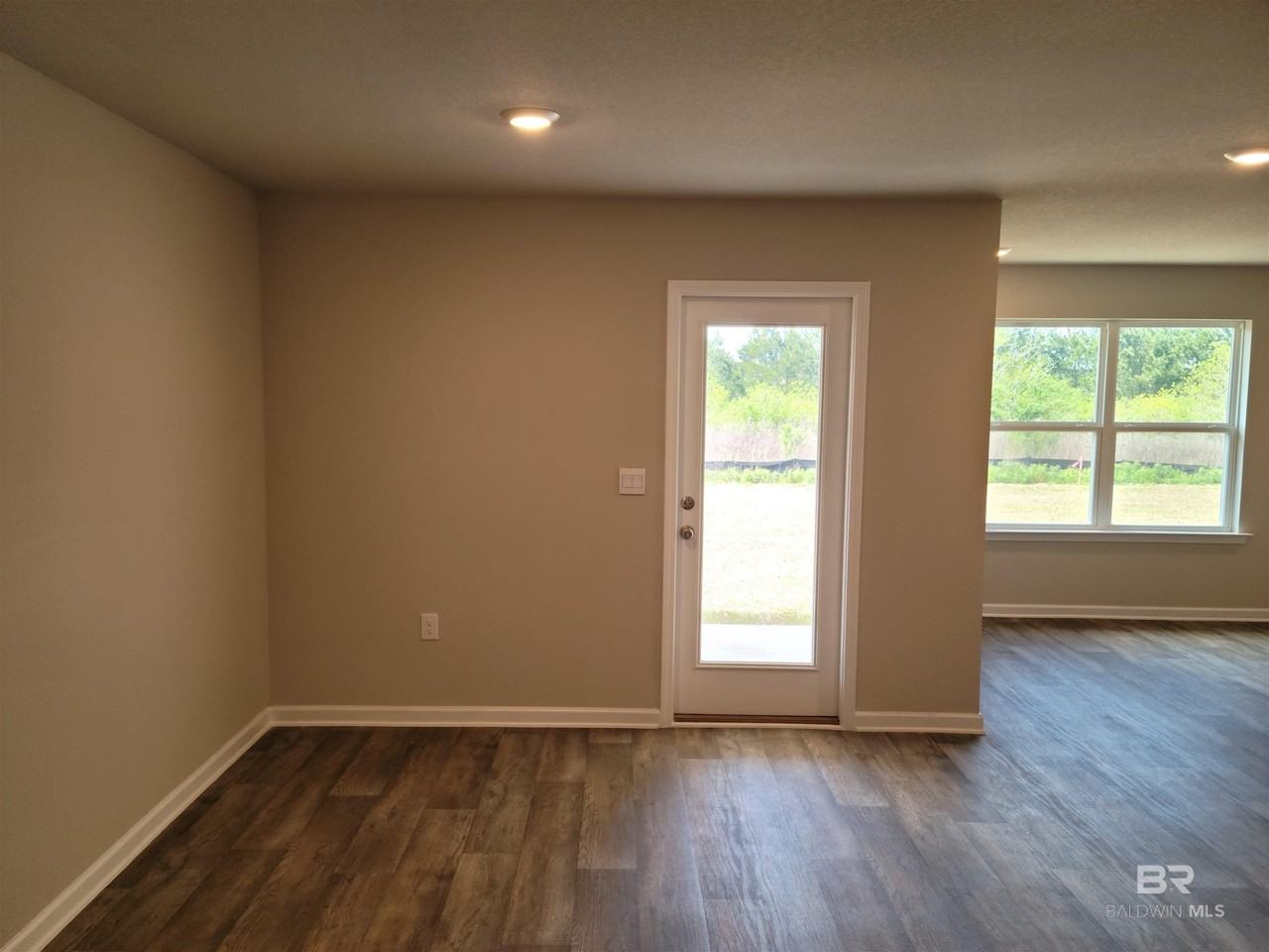 23144 Shadowridge Dr - Photo 3 of 18