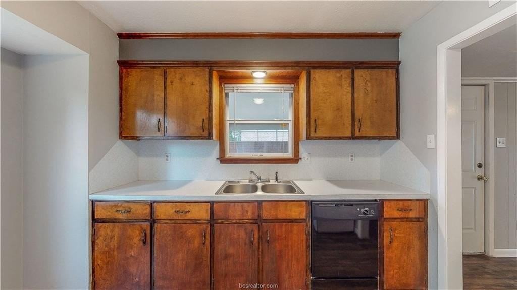 1108 Forest Glen Ct - Photo 5 of 27