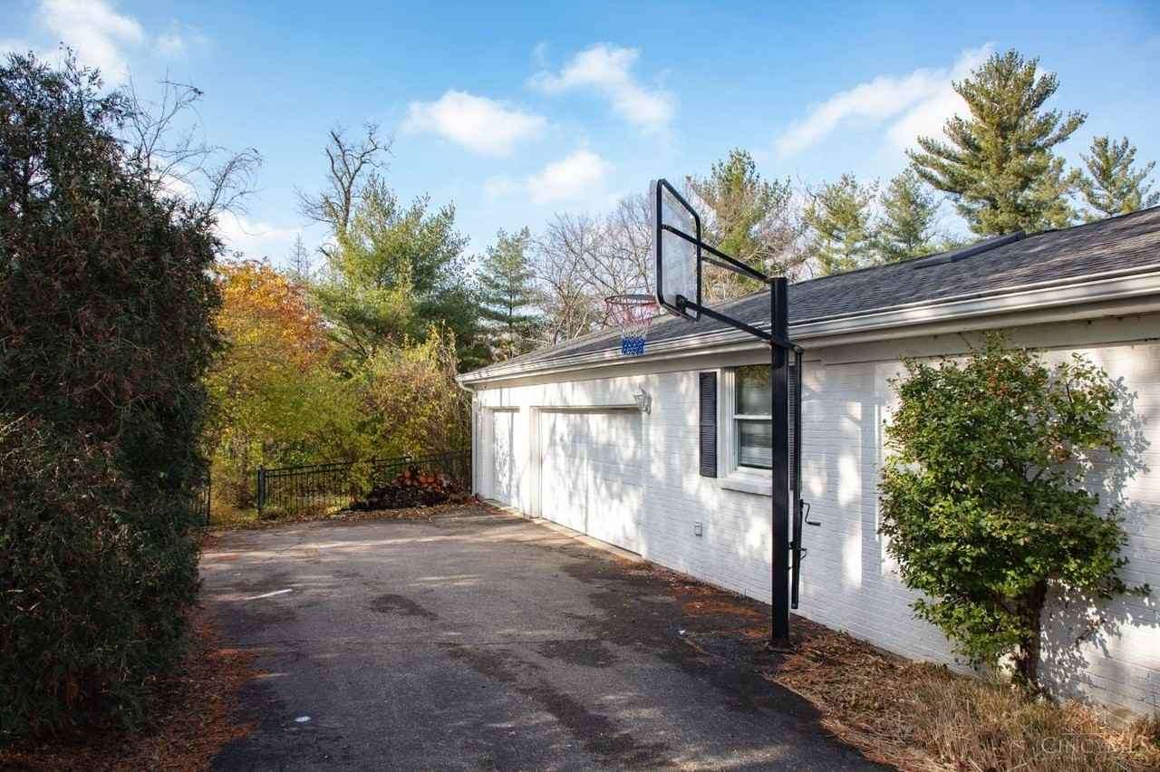 8593 Concord Hills Cir - Photo 3 of 50