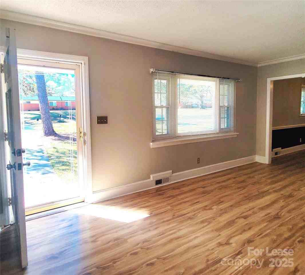 701 Allister Drive - Photo 3 of 26