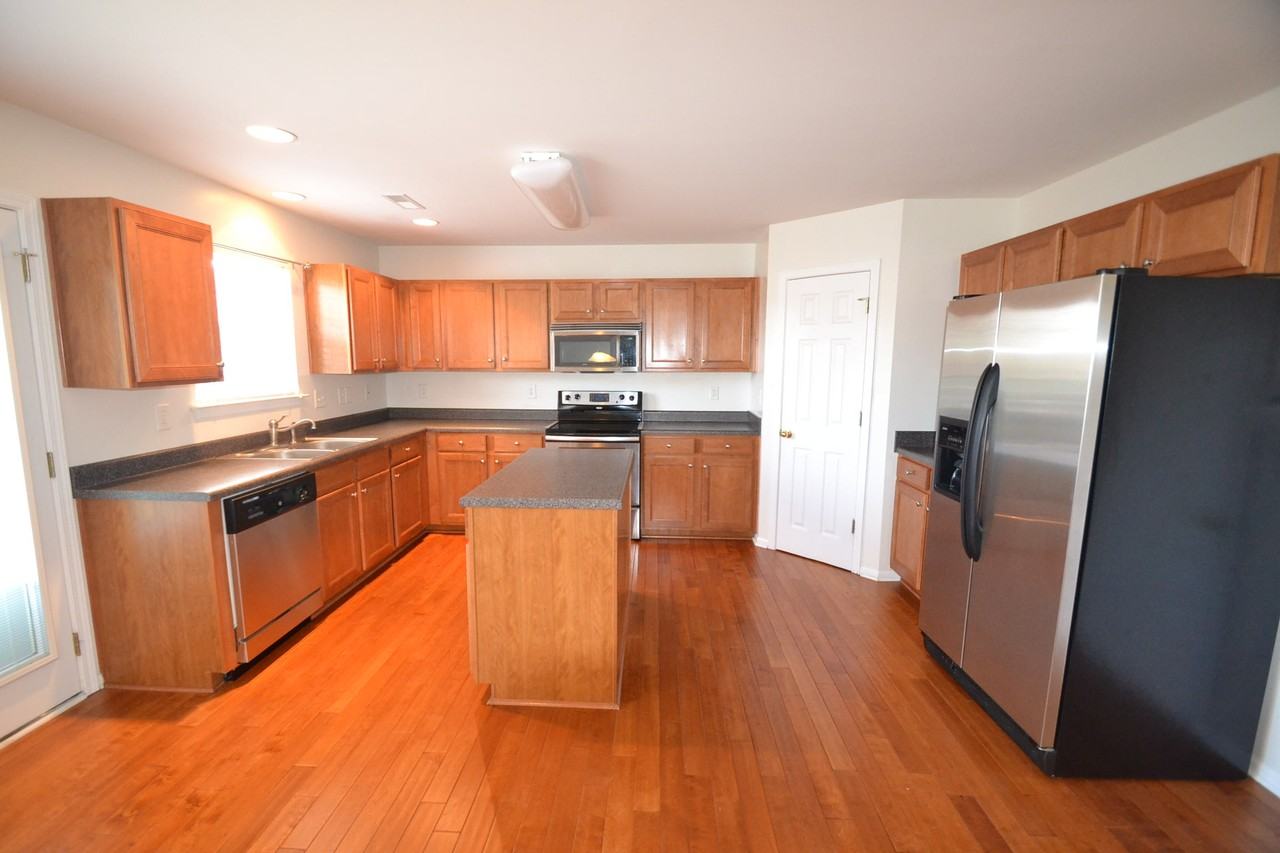 191 Madelia Pl - Photo 2 of 12